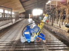 Stallboden_Rutschsicherheit Rutschsicherheit im Stall durch Rillierung mit der Spaltenfräse (Spaltenschneider)